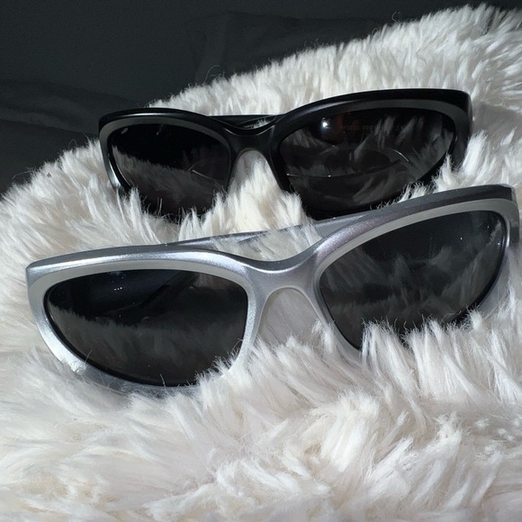 Futuristic Sunglasses - Picture 1 of 3